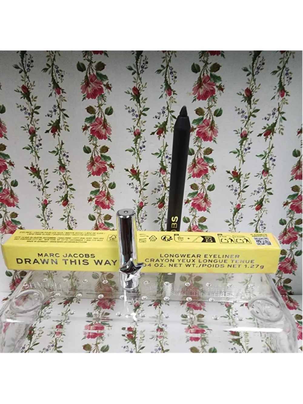 Marc Jacobs Drawn This Way Longwear Eyeliner in Black #eyeliner #longwear